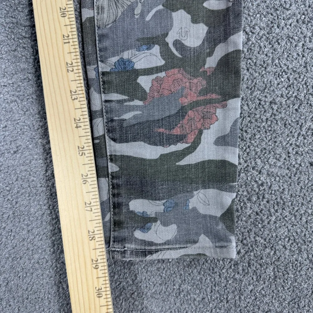 True Religion Jeans Women's Size 28 Gray Camo Floral Halle Mid-Rise Super Skinny - Picture 7 of 11